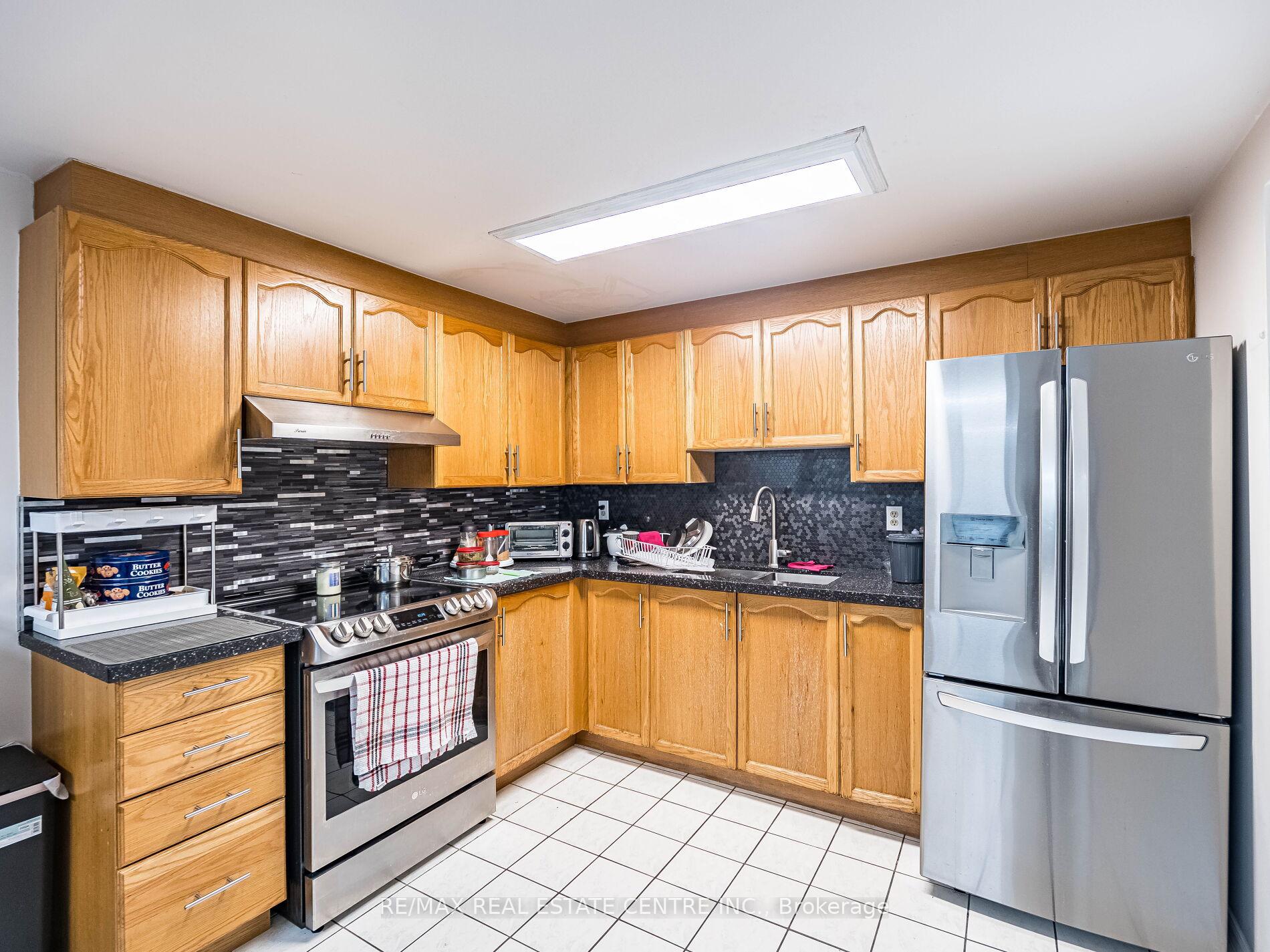 Photo 40 of 4 Lord Simcoe Drive, Brampton, Westgate — HOMEH