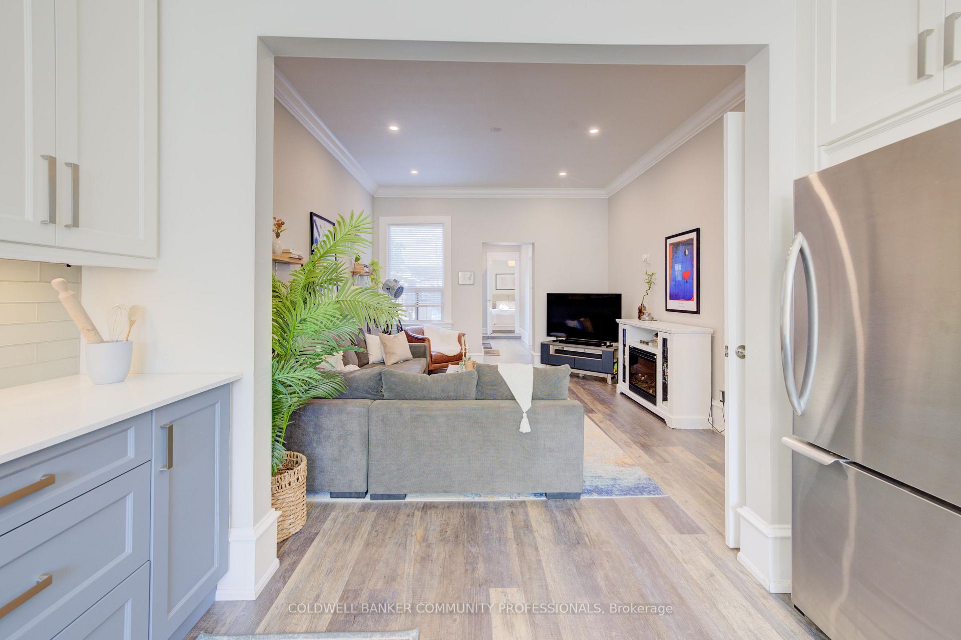 Photo 10 of 117 Pearl Street N, Hamilton, Strathcona — HOMEH