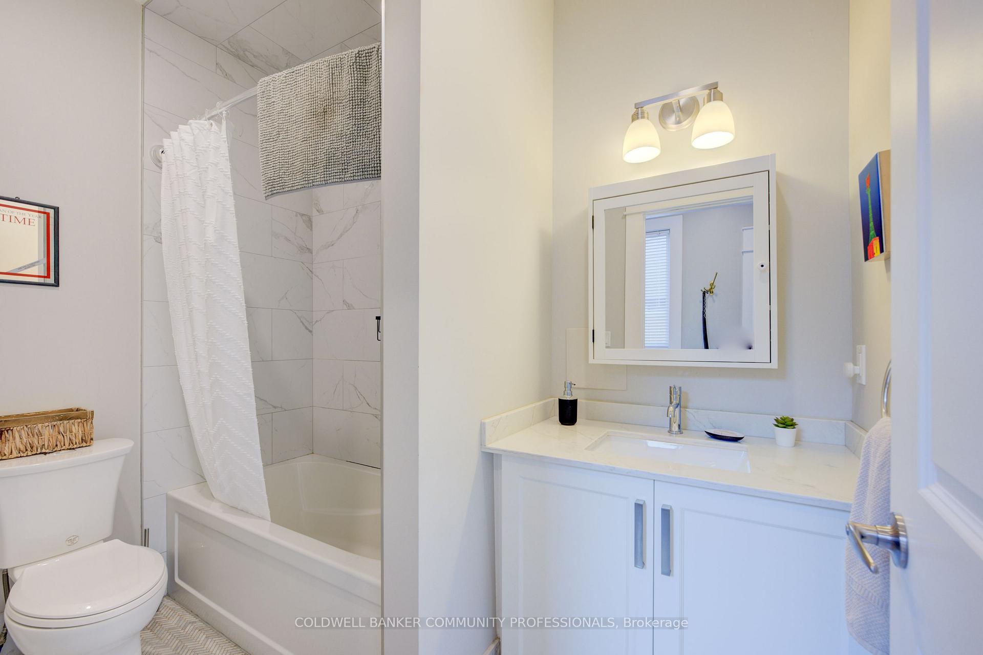 Photo 12 of 117 Pearl Street N, Hamilton, Strathcona — HOMEH