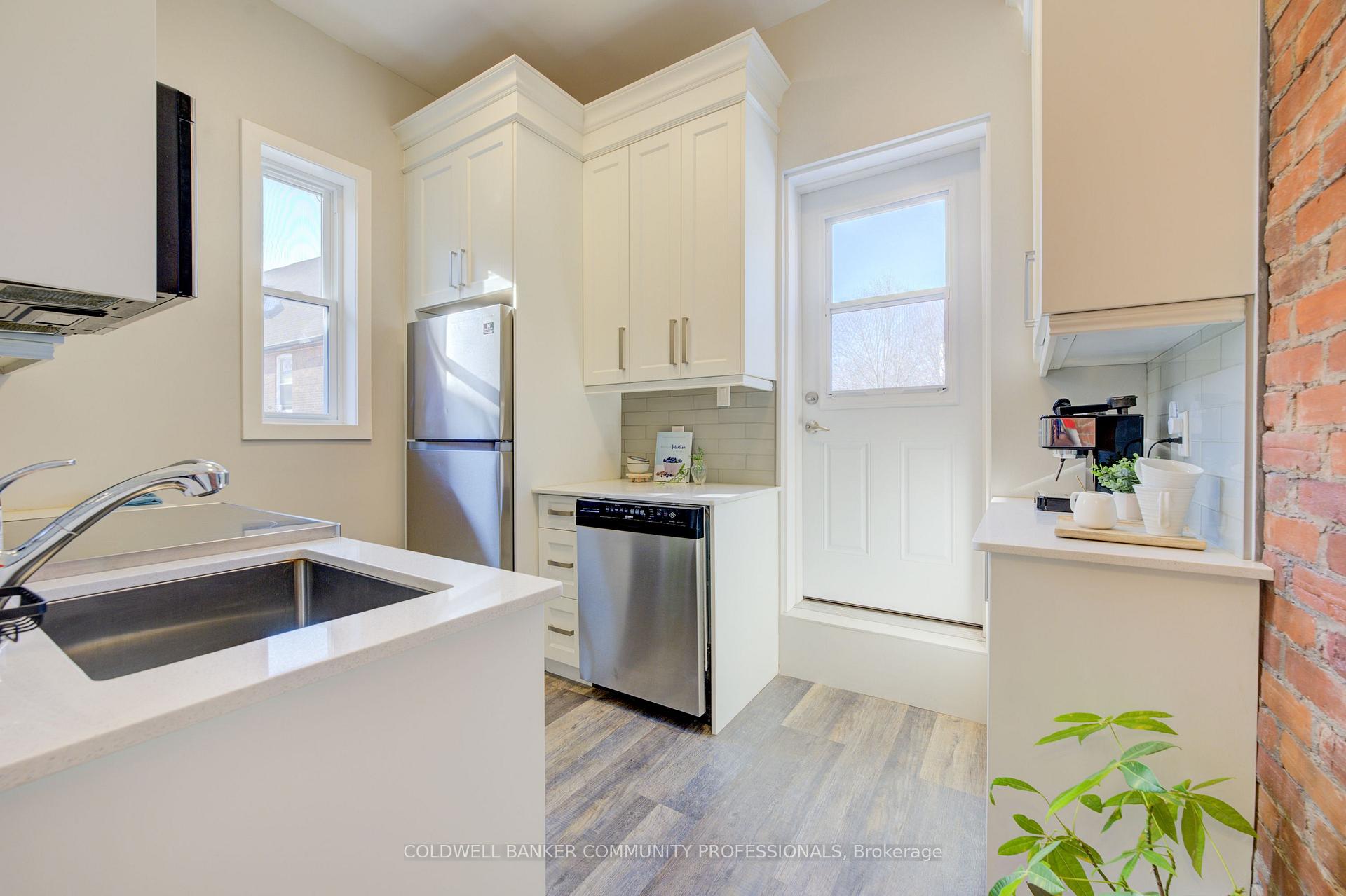 Photo 14 of 117 Pearl Street N, Hamilton, Strathcona — HOMEH