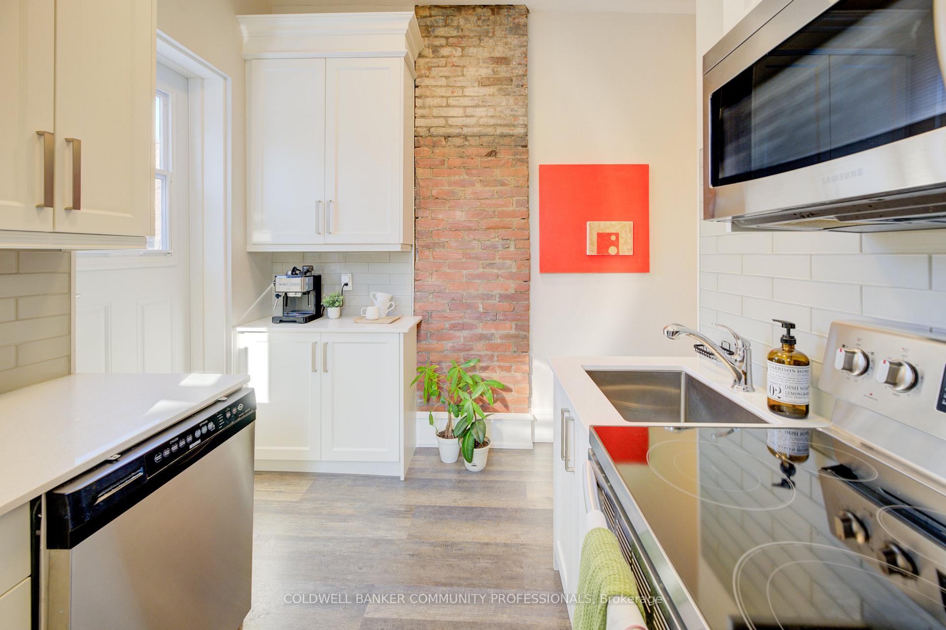 Photo 16 of 117 Pearl Street N, Hamilton, Strathcona — HOMEH