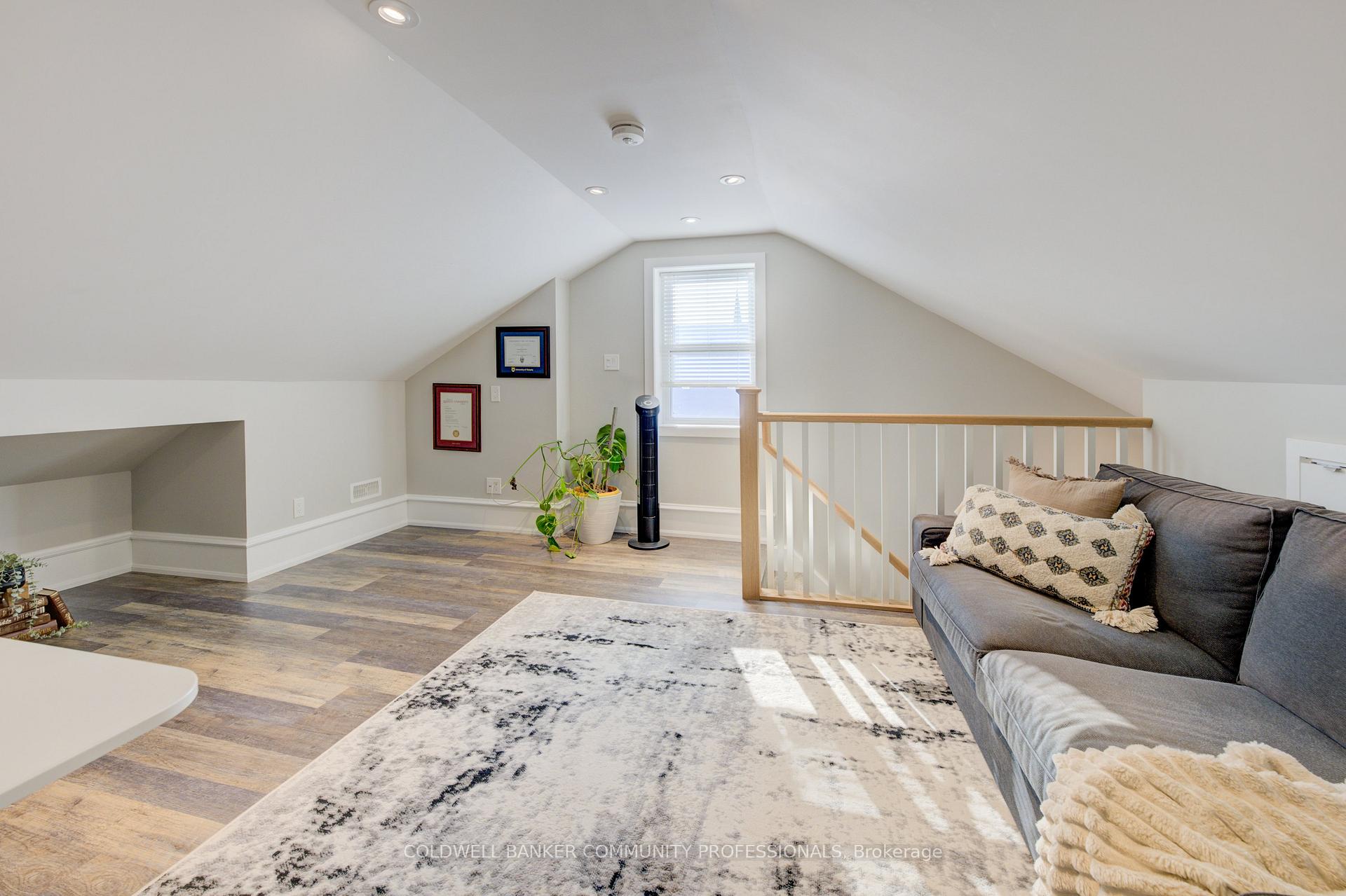 Photo 24 of 117 Pearl Street N, Hamilton, Strathcona — HOMEH