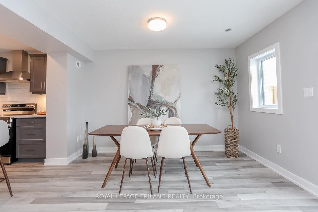 Photo 5 of 95 Empire Parkway, St. Thomas — HOMEH