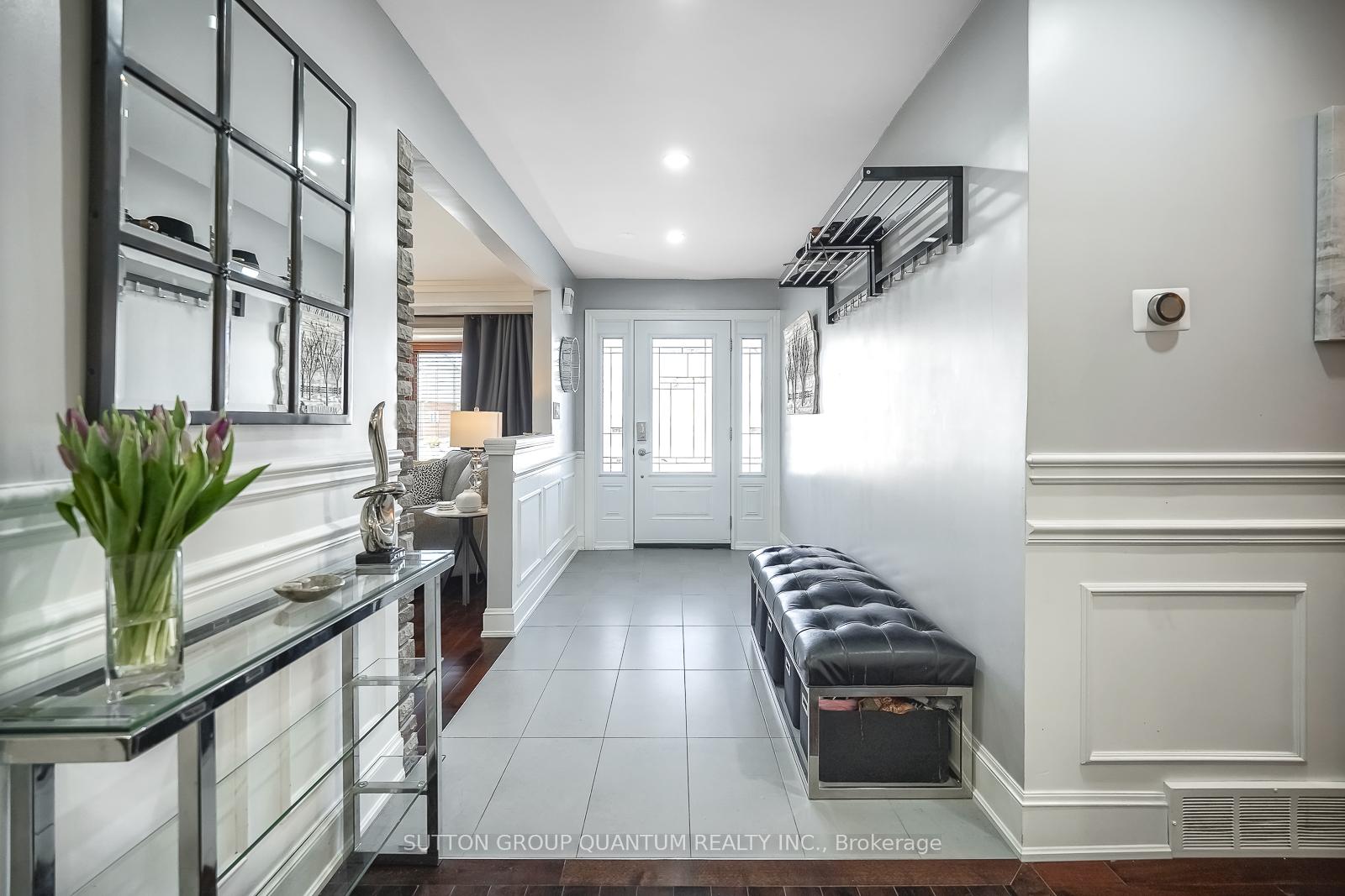 Photo 4 of 41 Felker Crescent, Hamilton, Stoney Creek — HOMEH