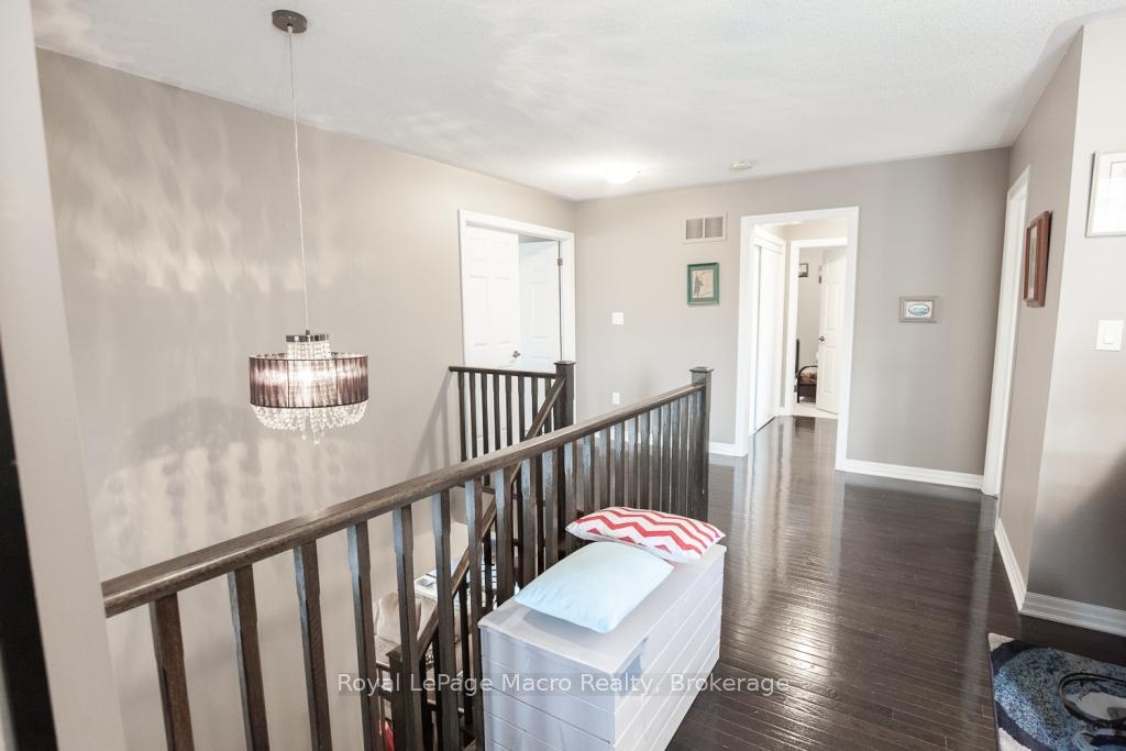 Photo 23 of 48 Kingston Road, Hamilton, Stoney Creek — HOMEH