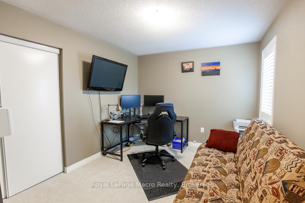 Photo 34 of 48 Kingston Road, Hamilton, Stoney Creek — HOMEH