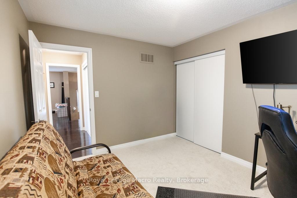 Photo 35 of 48 Kingston Road, Hamilton, Stoney Creek — HOMEH
