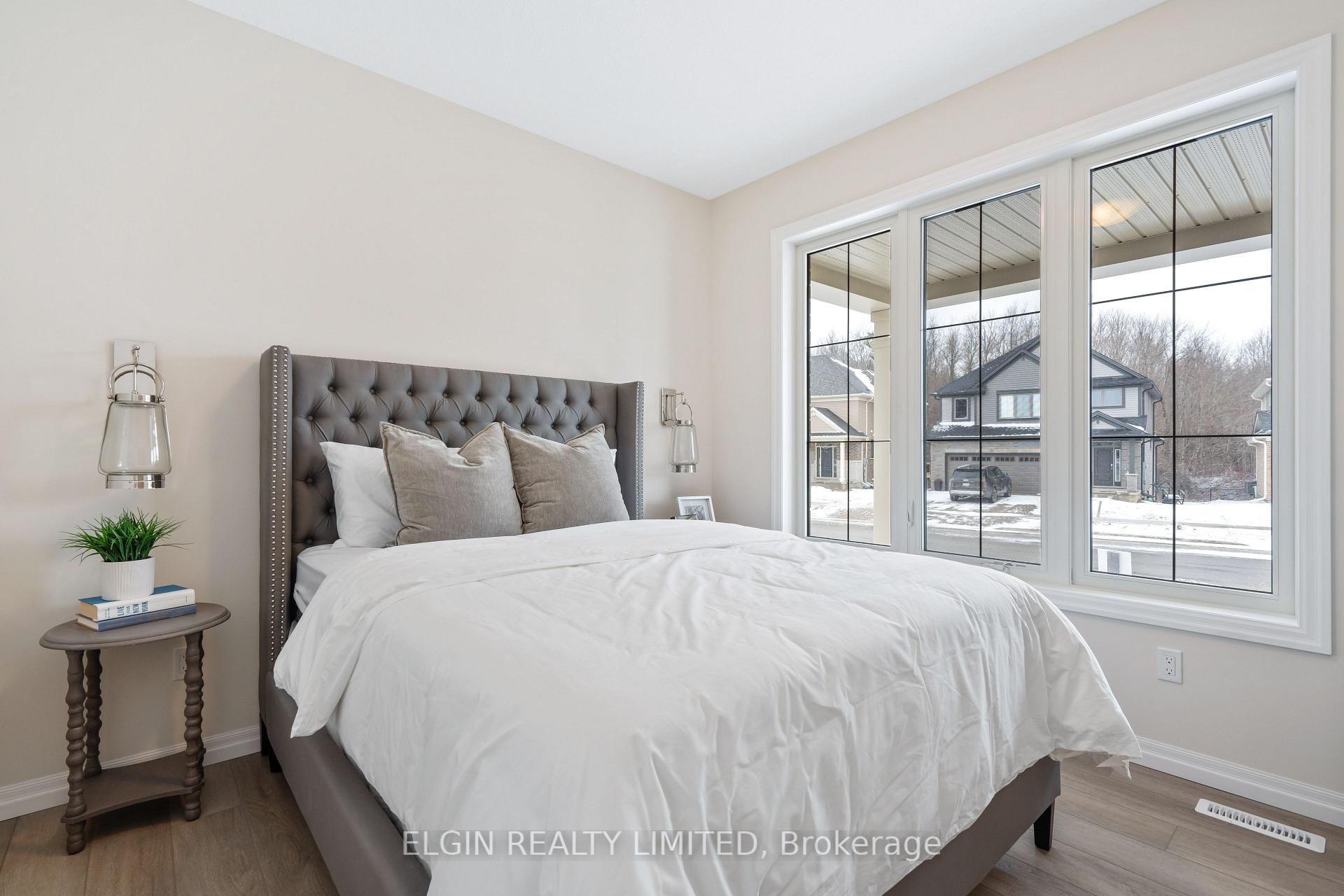 Photo 5 of 44 Dunning Way, St. Thomas — HOMEH
