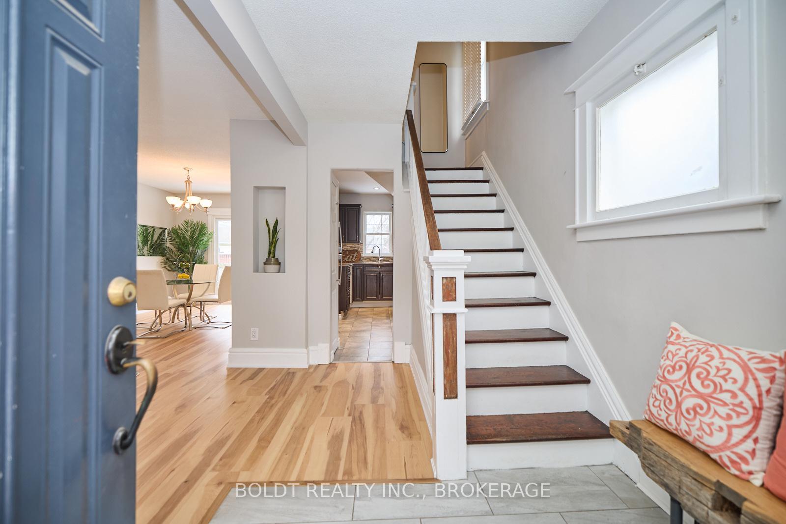 Photo 3 of 139 Pleasant Avenue, St. Catharines, Downtown — HOMEH