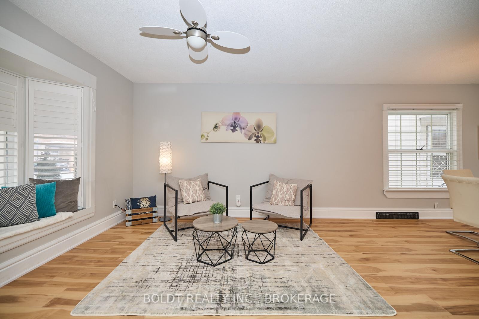 Photo 4 of 139 Pleasant Avenue, St. Catharines, Downtown — HOMEH