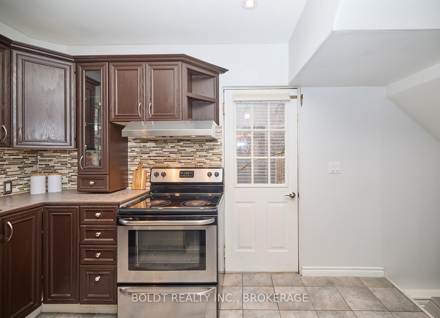 Photo 14 of 139 Pleasant Avenue, St. Catharines, Downtown — HOMEH