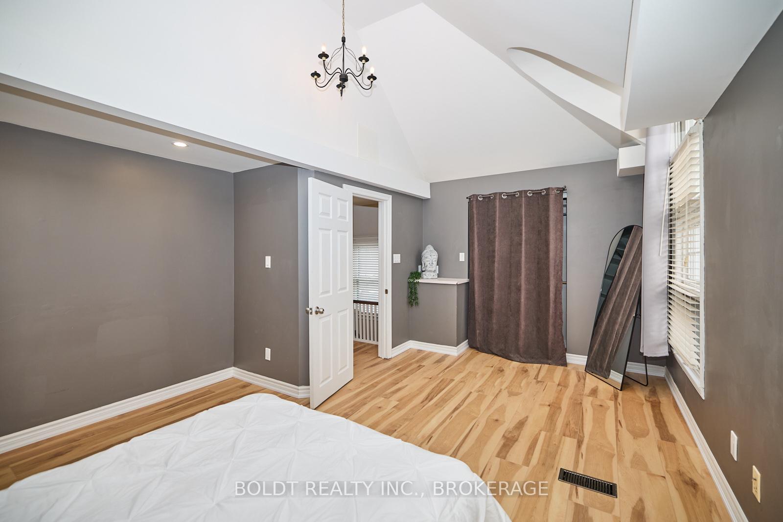 Photo 17 of 139 Pleasant Avenue, St. Catharines, Downtown — HOMEH