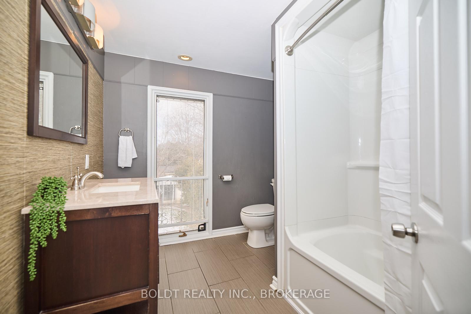 Photo 20 of 139 Pleasant Avenue, St. Catharines, Downtown — HOMEH