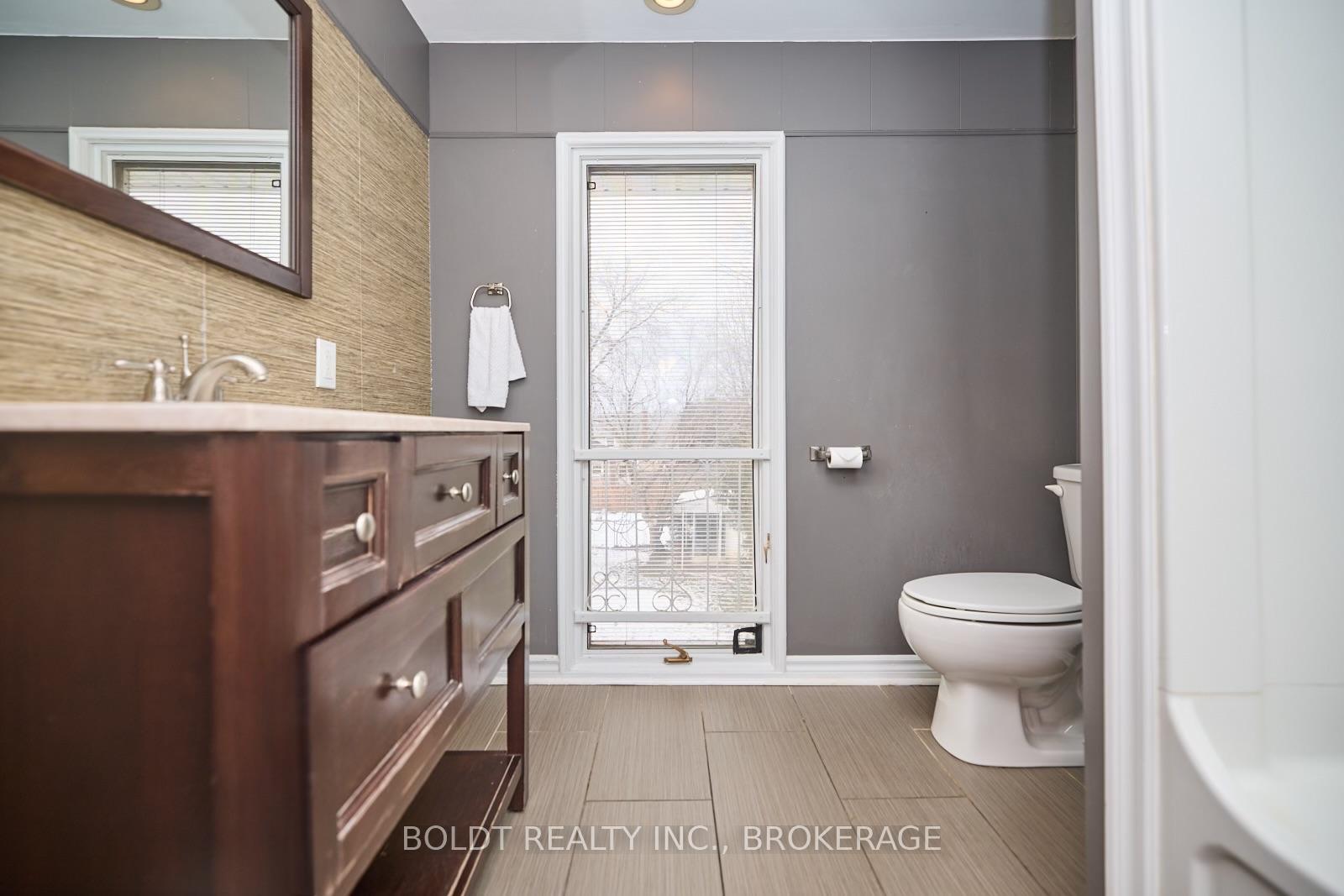 Photo 21 of 139 Pleasant Avenue, St. Catharines, Downtown — HOMEH