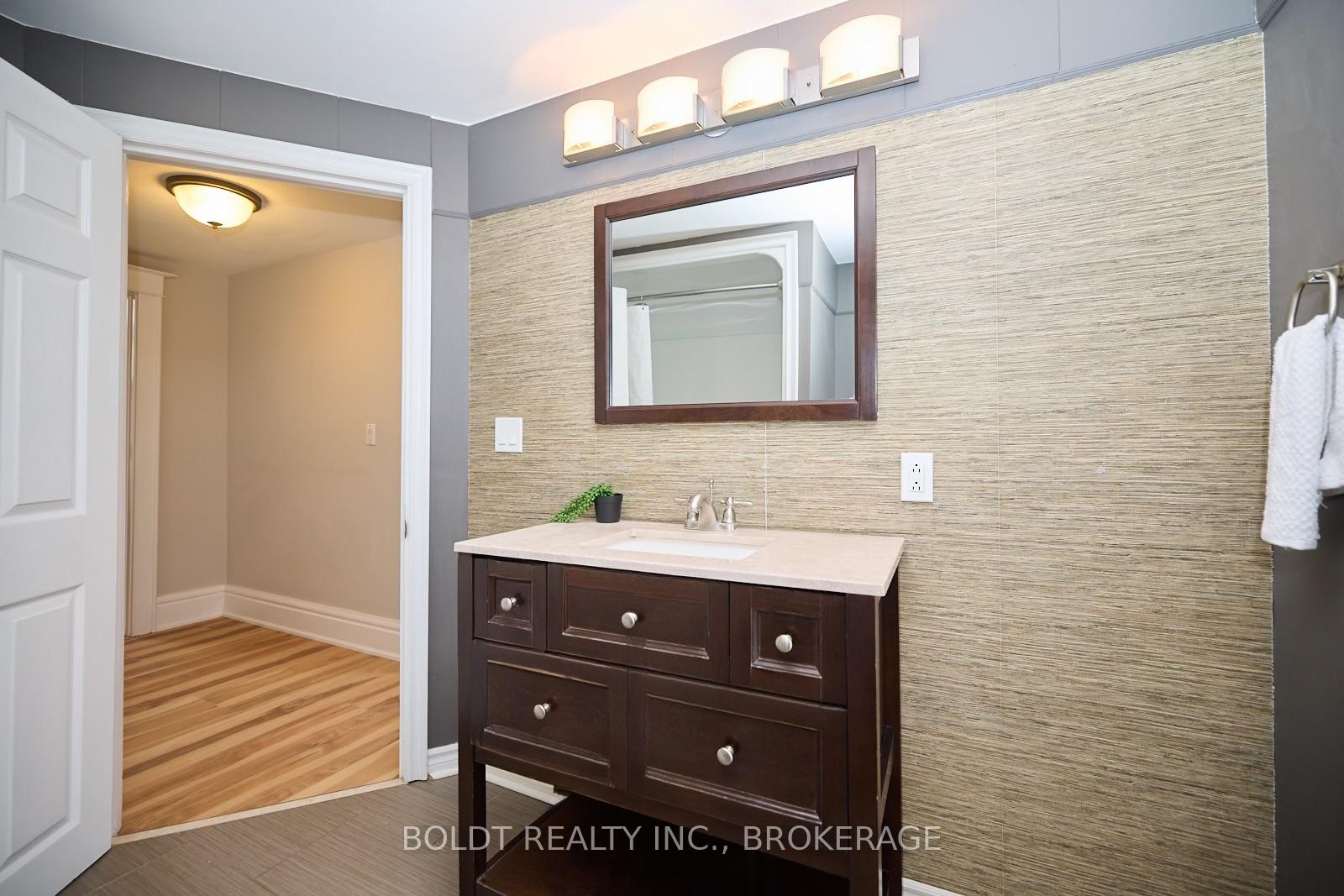 Photo 22 of 139 Pleasant Avenue, St. Catharines, Downtown — HOMEH