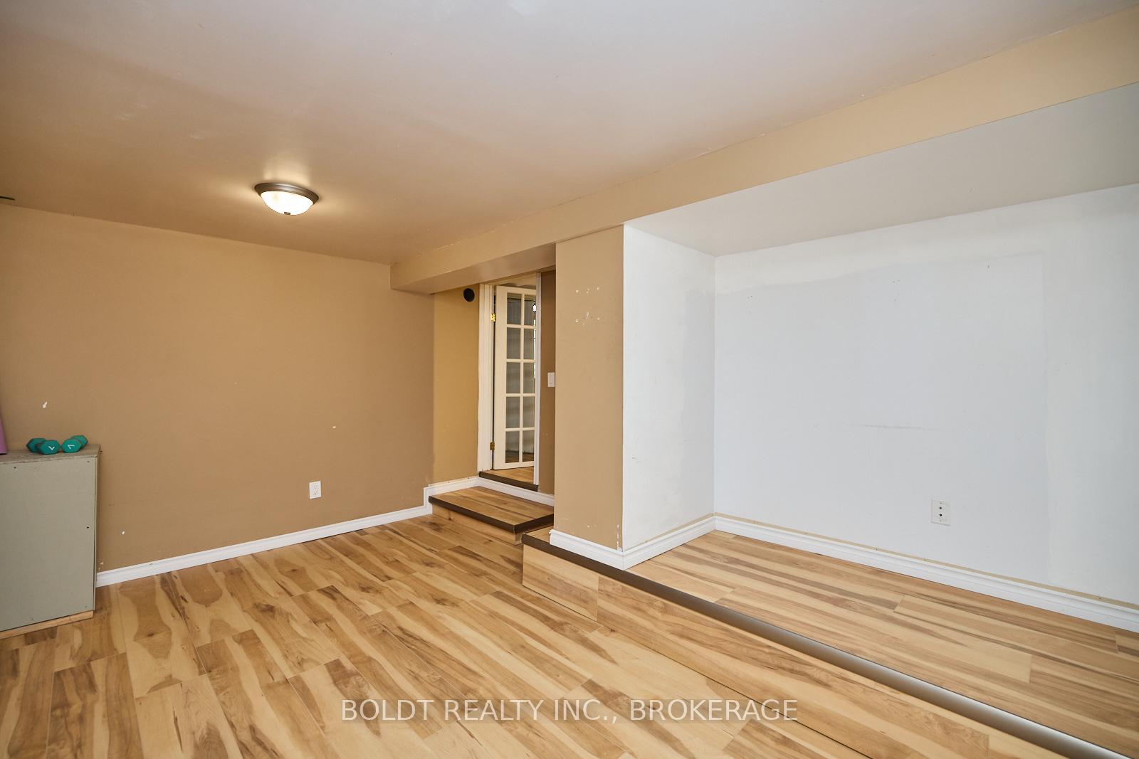 Photo 24 of 139 Pleasant Avenue, St. Catharines, Downtown — HOMEH