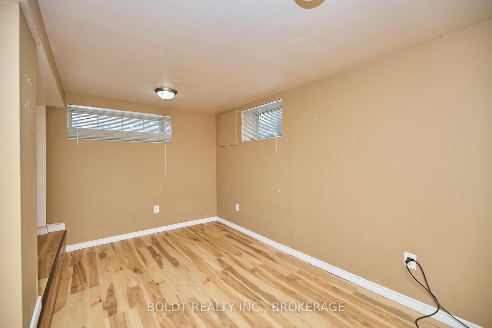 Photo 25 of 139 Pleasant Avenue, St. Catharines, Downtown — HOMEH