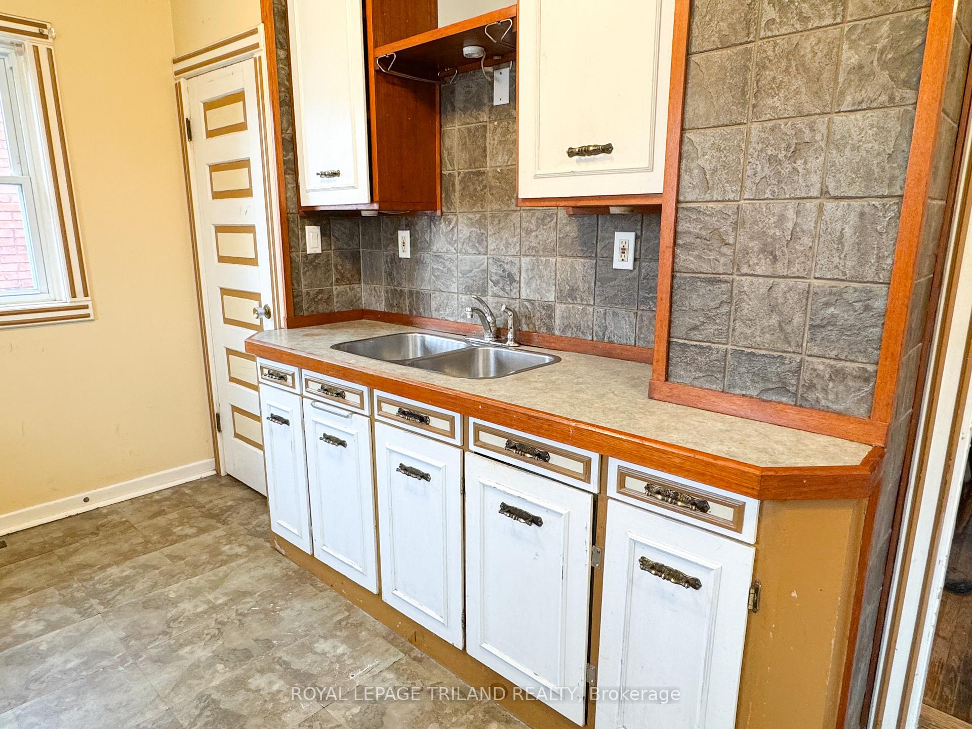 Photo 9 of 47 Malakoff Street, St. Thomas — HOMEH