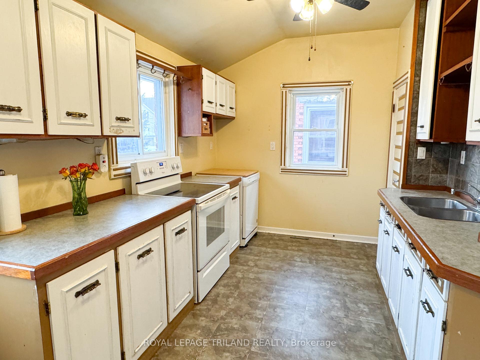 Photo 10 of 47 Malakoff Street, St. Thomas — HOMEH
