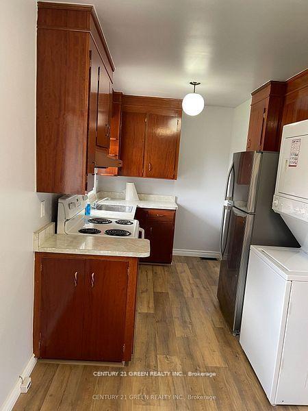 Photo 3 of Unit Main, 1749 Eastdowns Drive, Cambridge — HOMEH