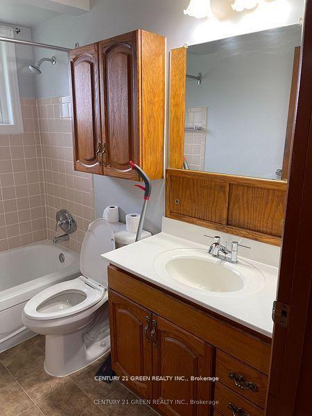 Photo 10 of Unit Main, 1749 Eastdowns Drive, Cambridge — HOMEH