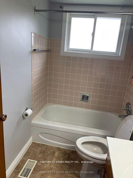 Photo 9 of Unit Main, 1749 Eastdowns Drive, Cambridge — HOMEH
