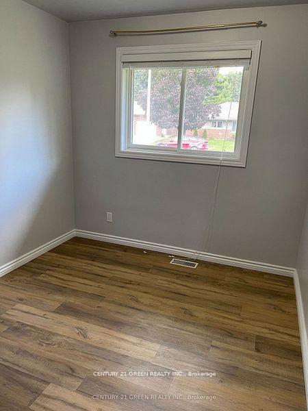 Photo 12 of Unit Main, 1749 Eastdowns Drive, Cambridge — HOMEH