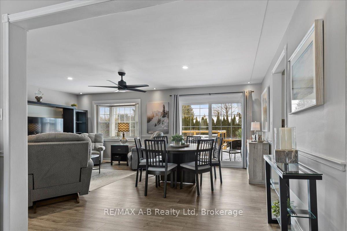 Photo 5 of 684 Hiawatha Boulevard, Hamilton, Ancaster — HOMEH