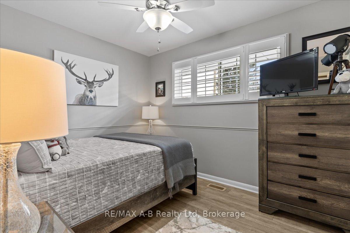 Photo 15 of 684 Hiawatha Boulevard, Hamilton, Ancaster — HOMEH