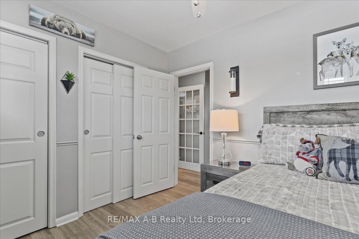 Photo 16 of 684 Hiawatha Boulevard, Hamilton, Ancaster — HOMEH