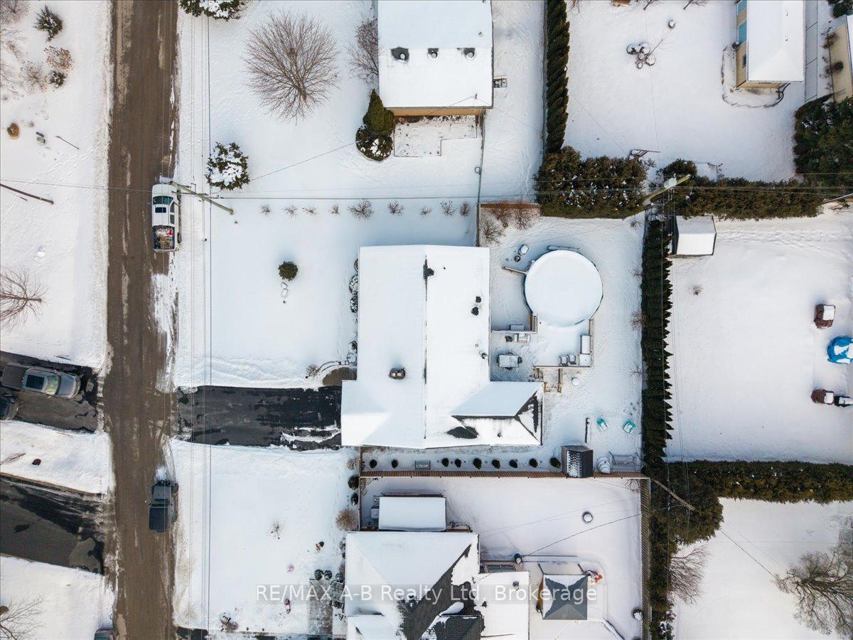 Photo 29 of 684 Hiawatha Boulevard, Hamilton, Ancaster — HOMEH