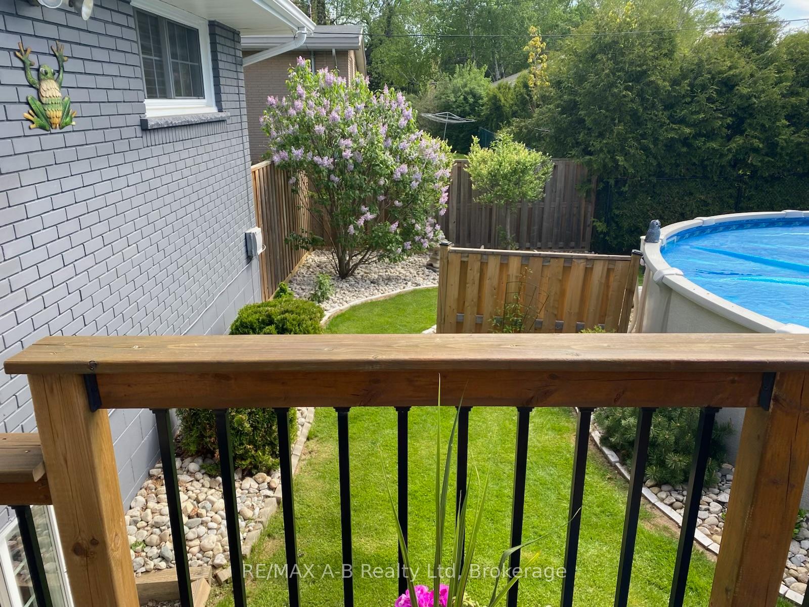 Photo 32 of 684 Hiawatha Boulevard, Hamilton, Ancaster — HOMEH