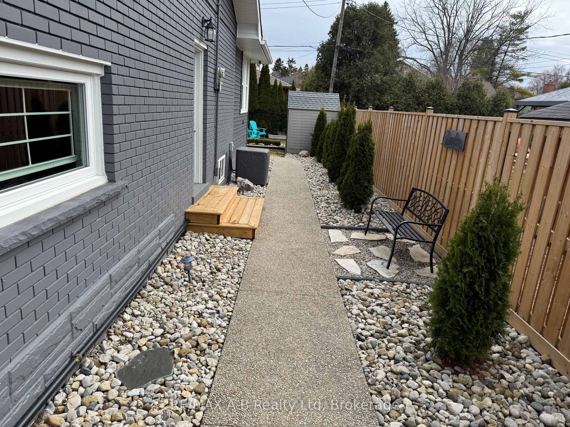 Photo 36 of 684 Hiawatha Boulevard, Hamilton, Ancaster — HOMEH