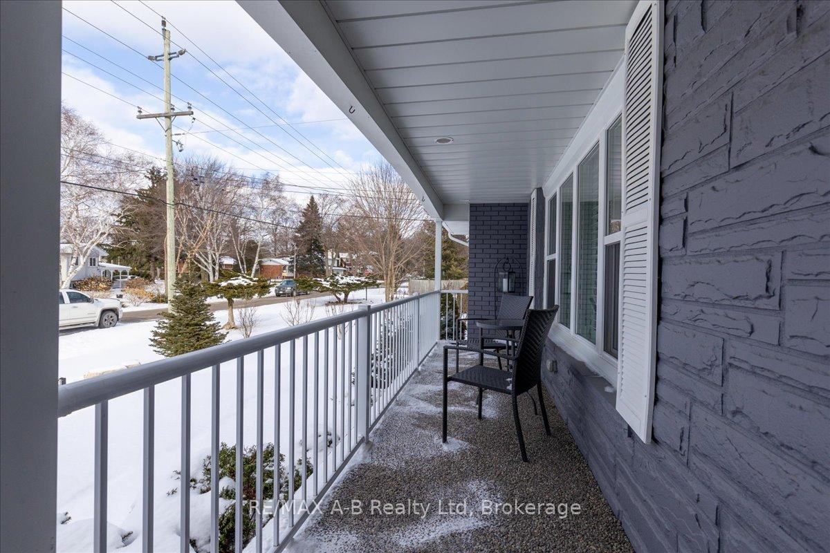 Photo 38 of 684 Hiawatha Boulevard, Hamilton, Ancaster — HOMEH
