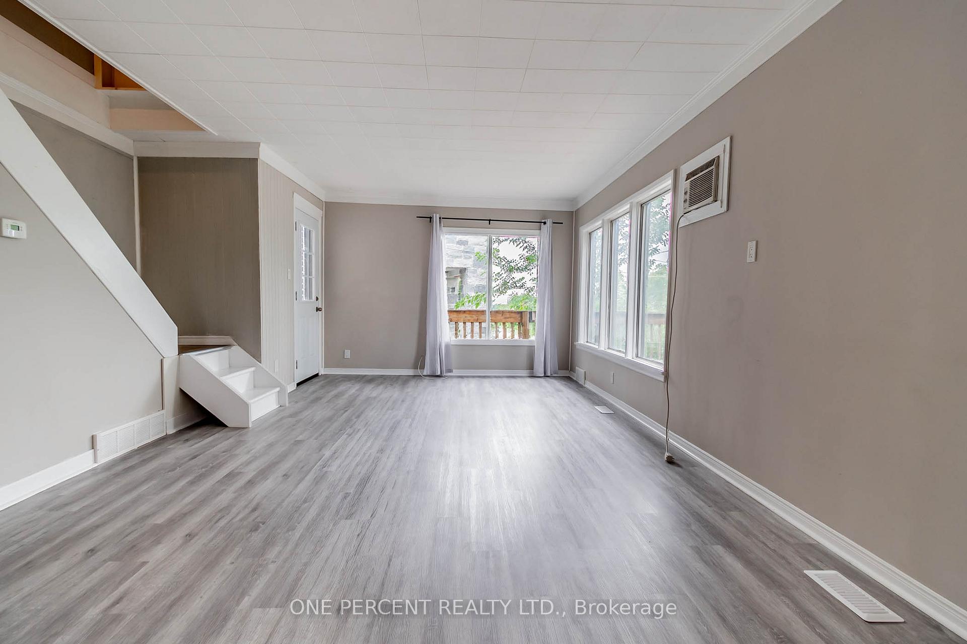 Photo 13 of 63 Bradley Street, St. Catharines, Burleigh Hill — HOMEH