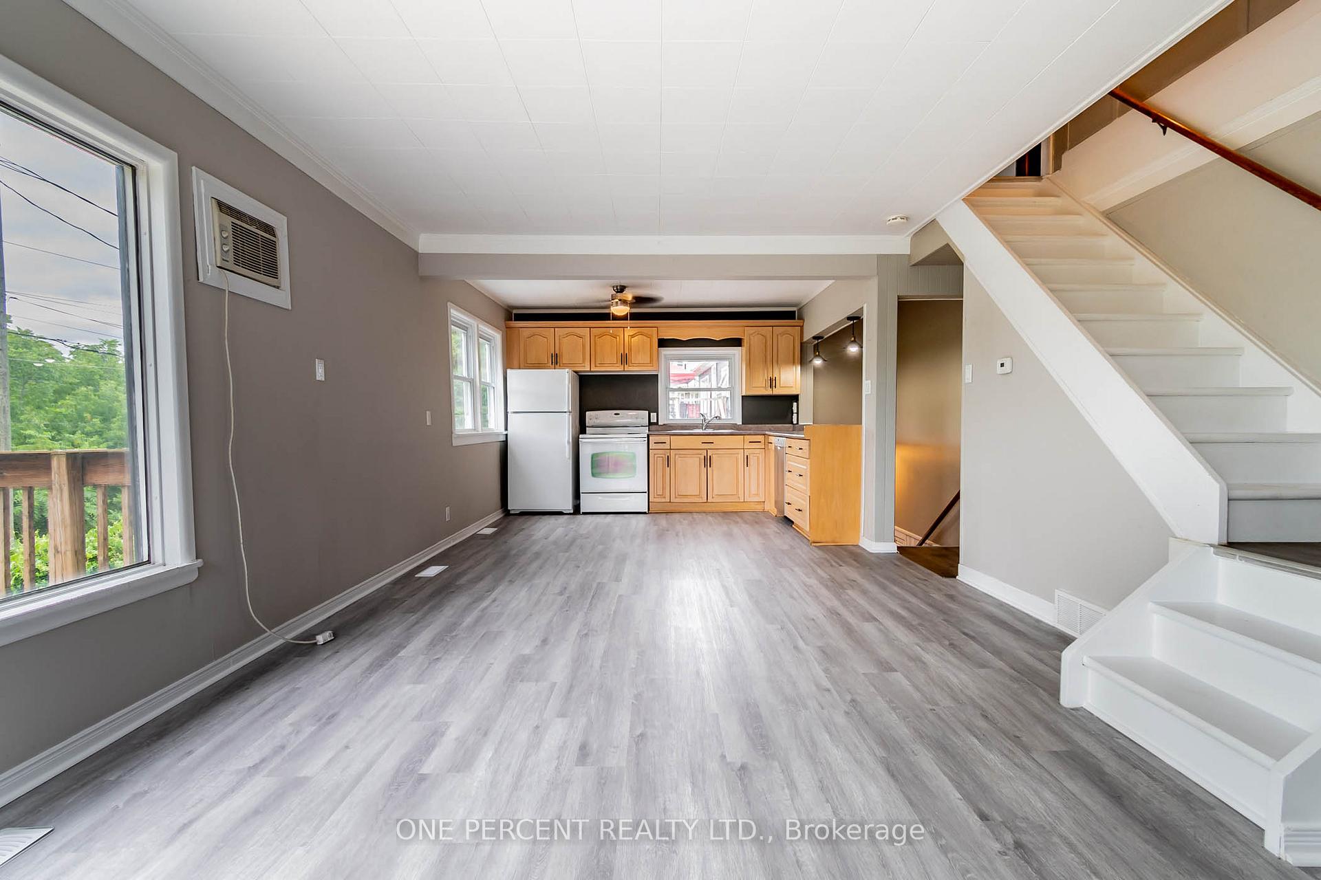 Photo 14 of 63 Bradley Street, St. Catharines, Burleigh Hill — HOMEH