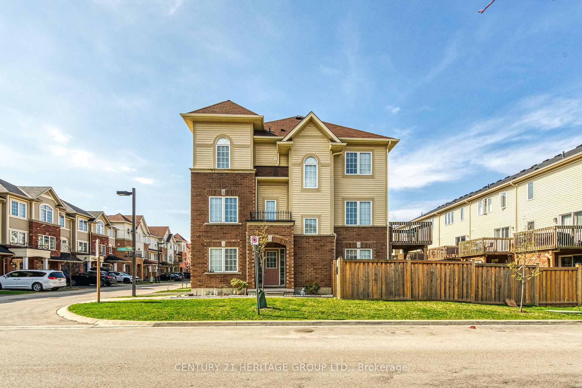 Photo 5 of 2 England Terrace, Hamilton, Stoney Creek Mountain — HOMEH