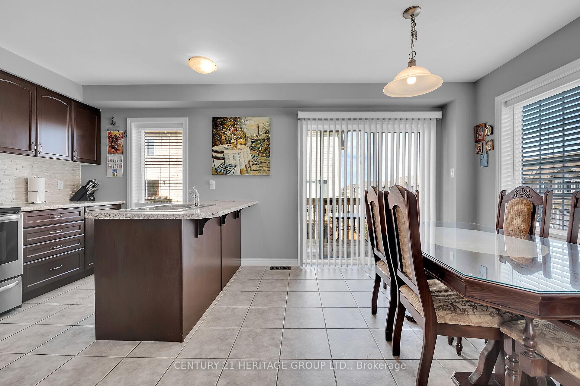 Photo 12 of 2 England Terrace, Hamilton, Stoney Creek Mountain — HOMEH