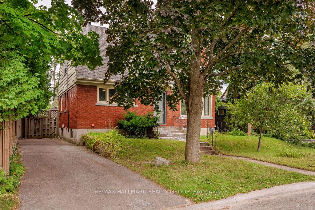 Photo 2 of 2042 Honeywell Avenue, Ottawa, Carlingwood — HOMEH