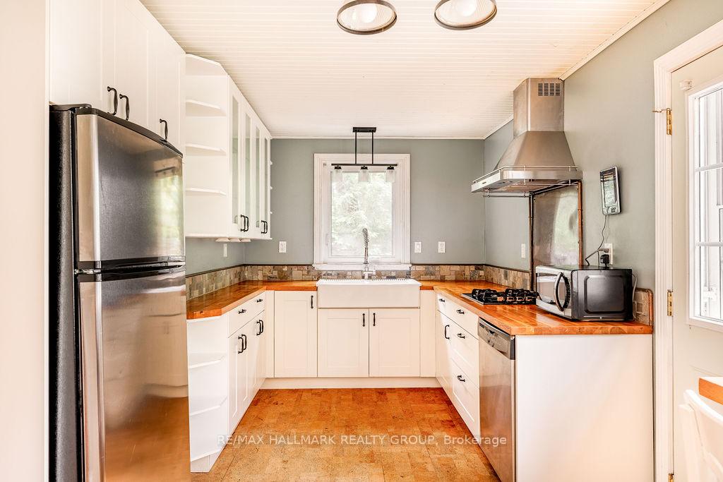 Photo 15 of 2042 Honeywell Avenue, Ottawa, Carlingwood — HOMEH