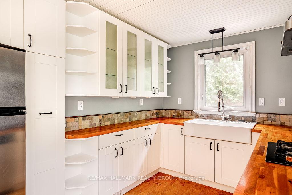 Photo 14 of 2042 Honeywell Avenue, Ottawa, Carlingwood — HOMEH