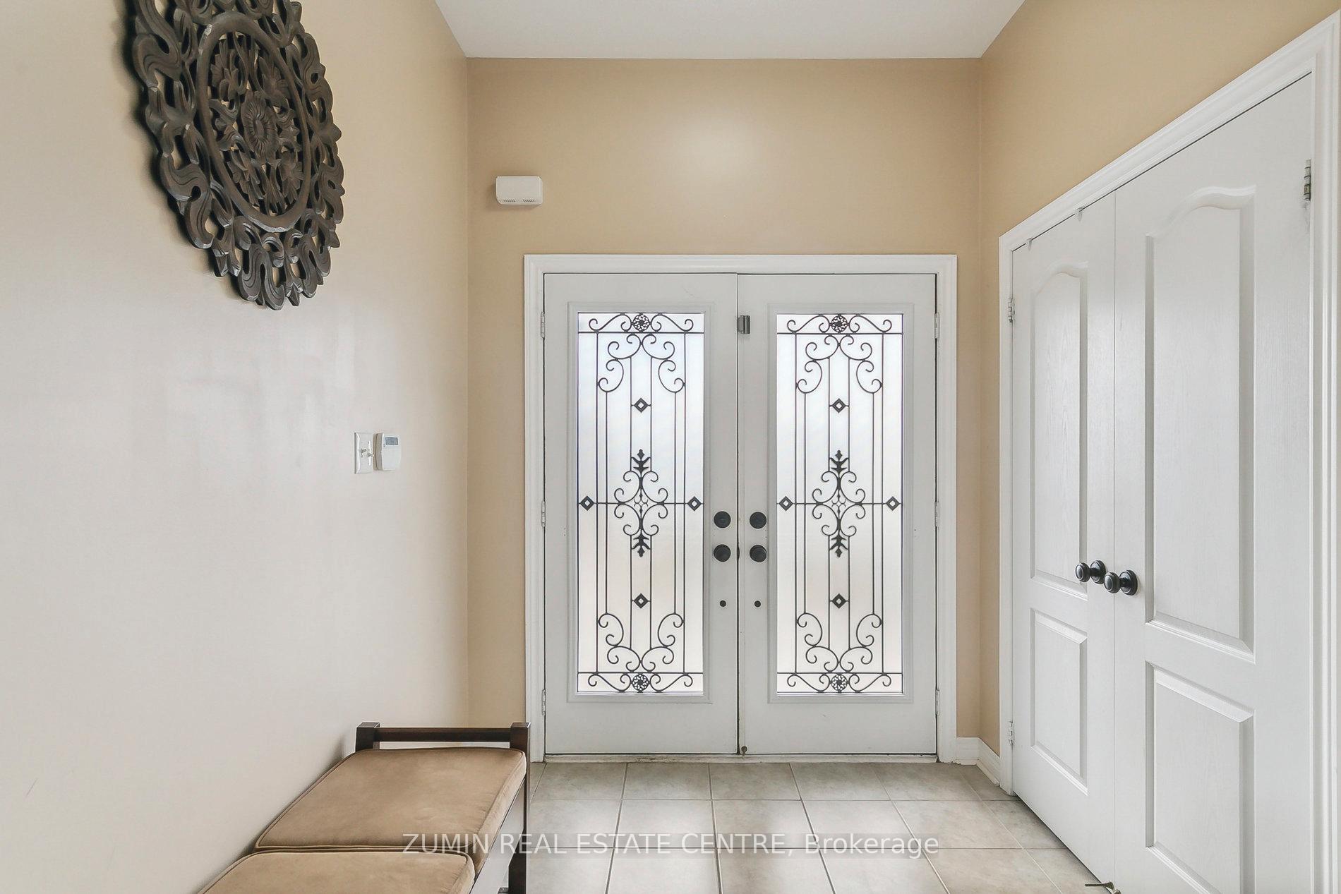 Photo 3 of 12 Tatra Crescent, Brampton, Bram West — HOMEH