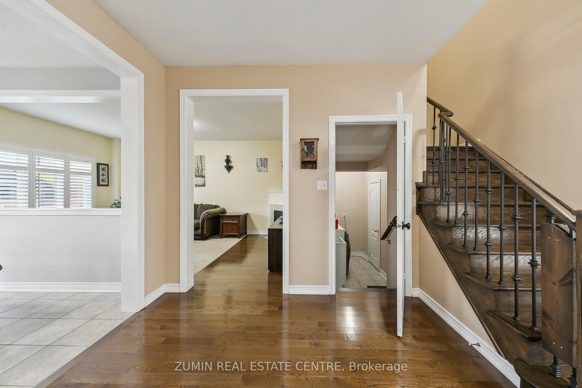Photo 9 of 12 Tatra Crescent, Brampton, Bram West — HOMEH