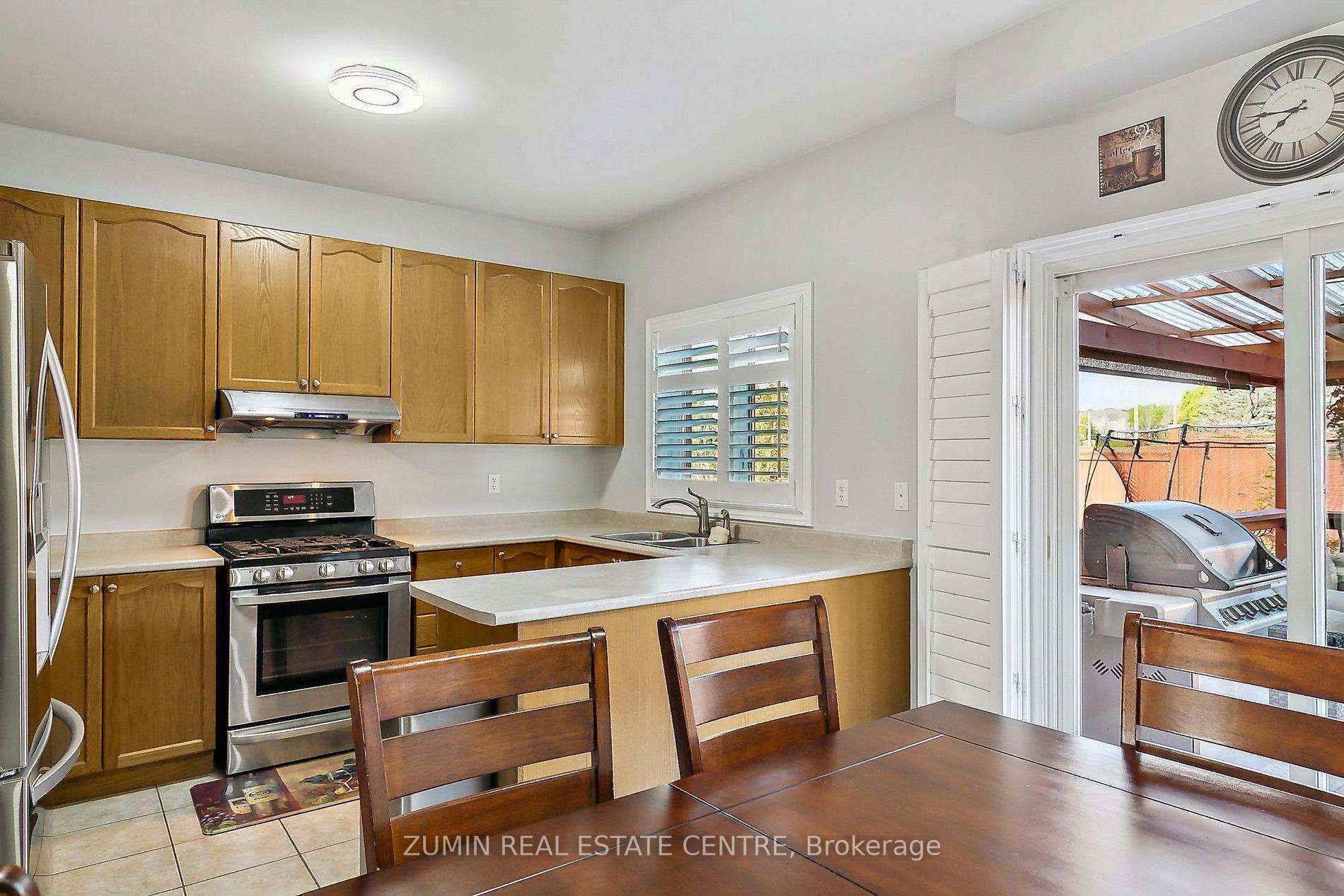 Photo 11 of 12 Tatra Crescent, Brampton, Bram West — HOMEH