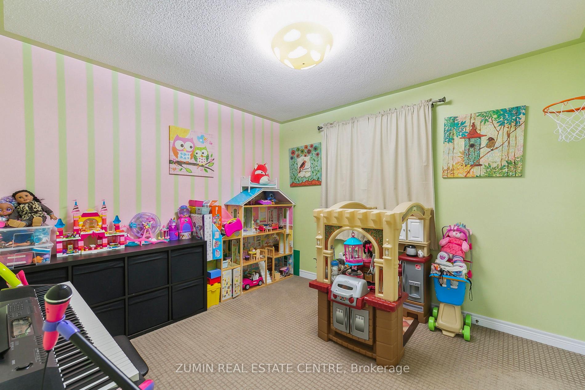 Photo 27 of 12 Tatra Crescent, Brampton, Bram West — HOMEH