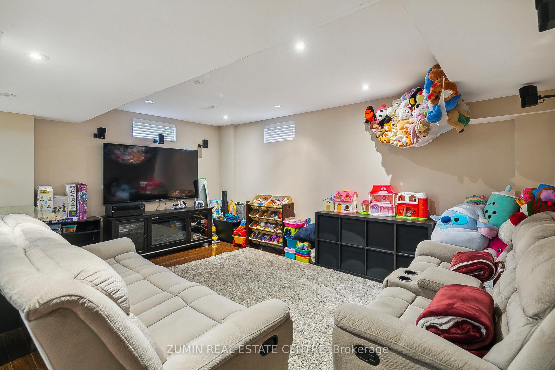 Photo 31 of 12 Tatra Crescent, Brampton, Bram West — HOMEH