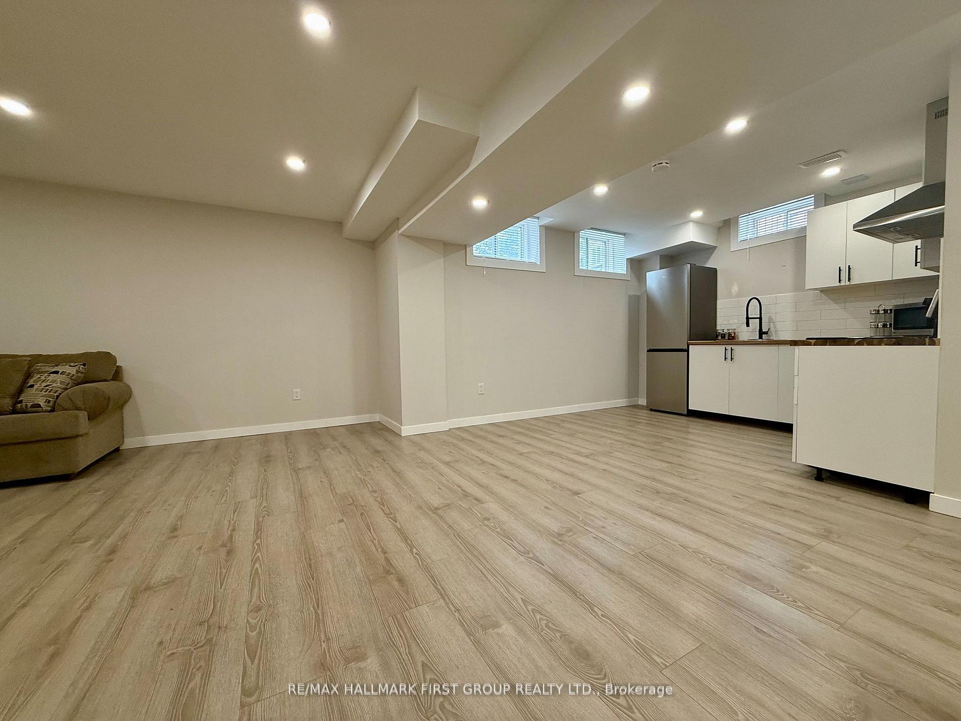 Photo 7 of 12 Crombie Street, Clarington, Bowmanville — HOMEH