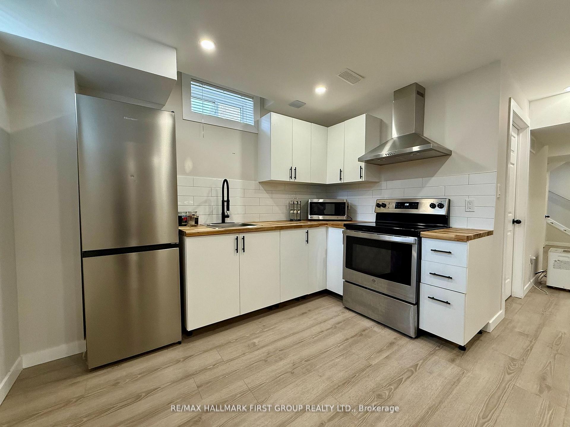 Photo 5 of 12 Crombie Street, Clarington, Bowmanville — HOMEH