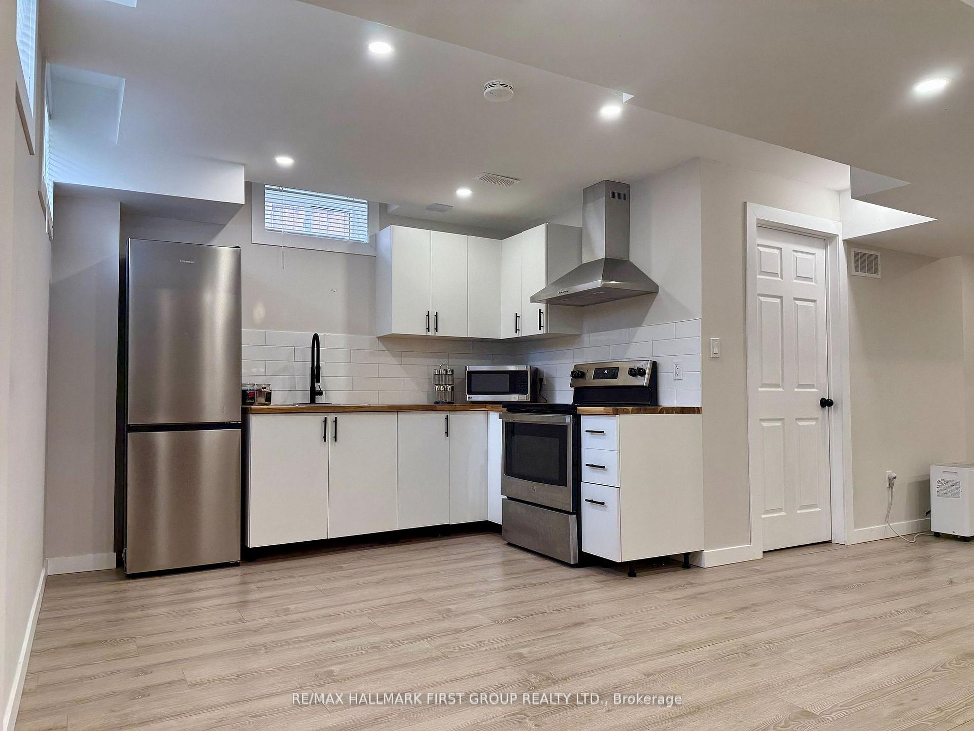 Photo 4 of 12 Crombie Street, Clarington, Bowmanville — HOMEH