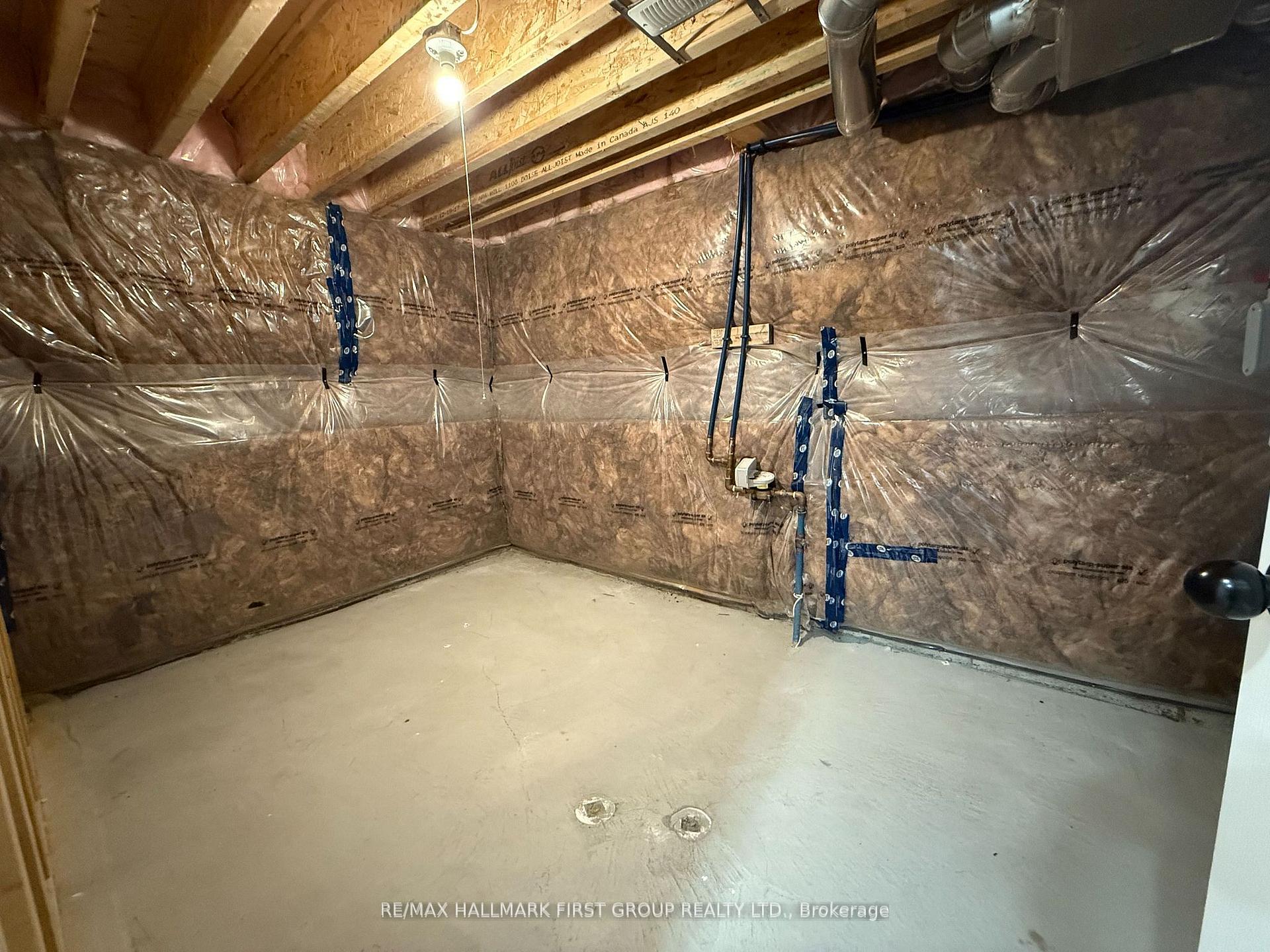Photo 21 of 12 Crombie Street, Clarington, Bowmanville — HOMEH